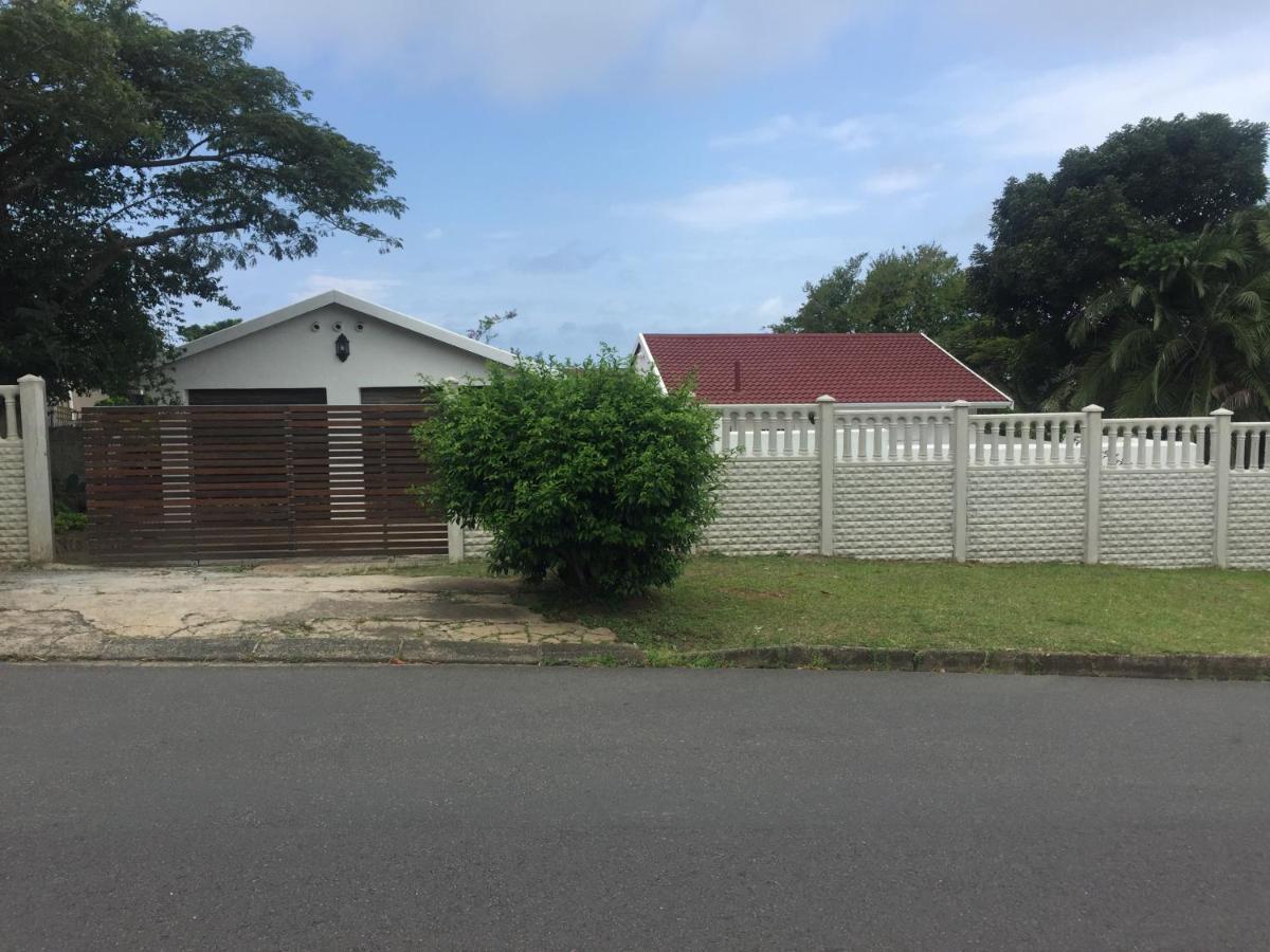 White House Lodge In Scotburgh Scottburgh Eksteriør billede